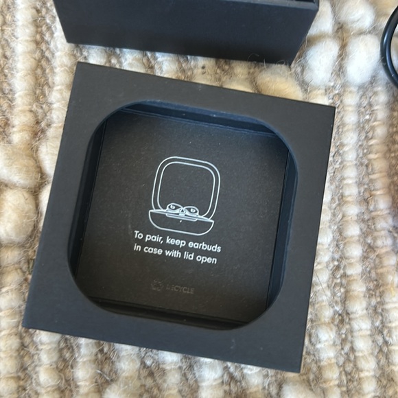 Beats Fit Pro Active Noise Cancellation - Picture 8 of 13